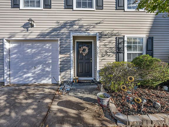 2nd image of 323 E Waverly Place Ct
