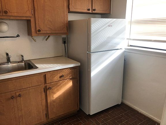2nd image of 21417 Kingsville St APT 205