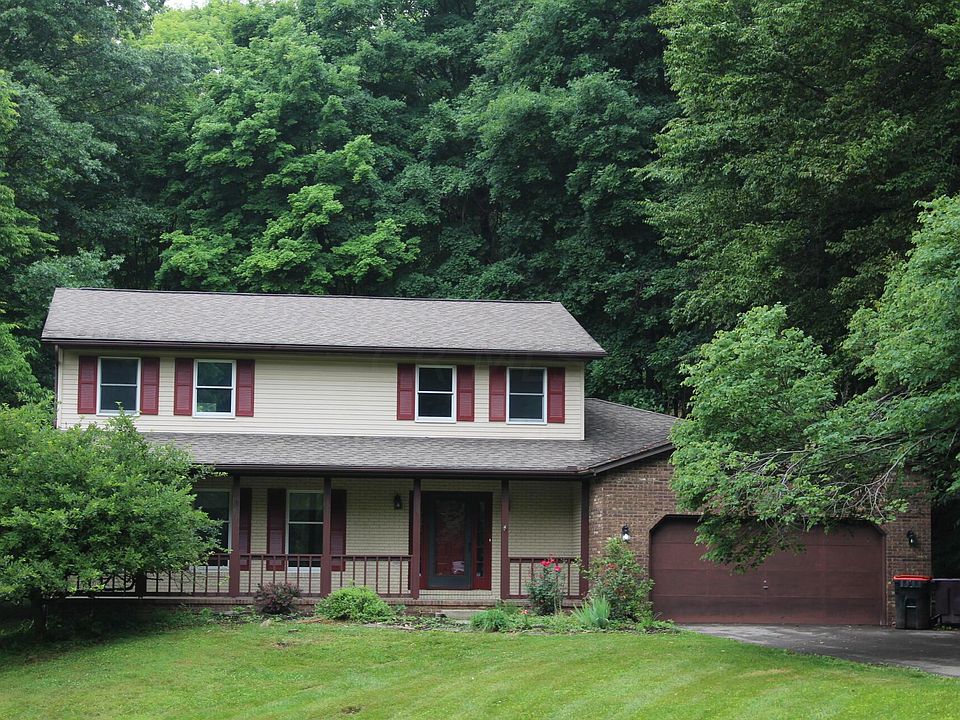 1st image of 990 Briar Hill Dr