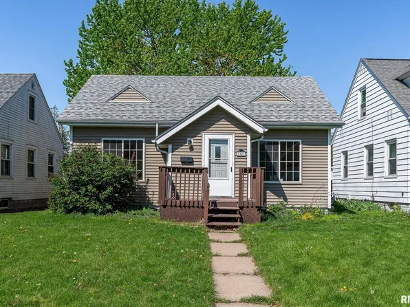 1901 30th St, Moline, IL 61265