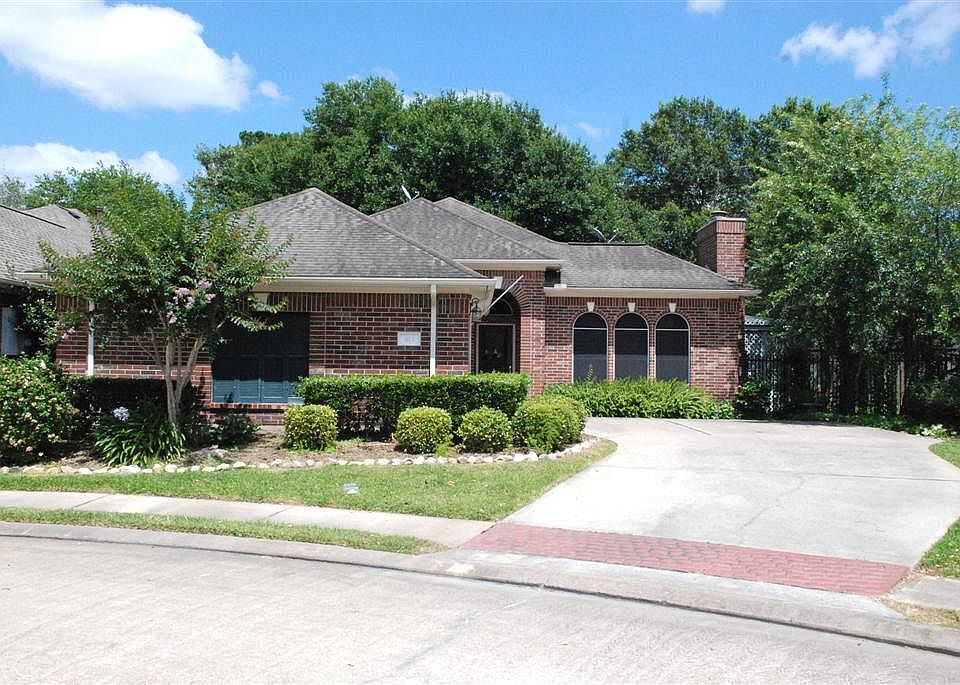 1st image of 413 Forest Pines Ct