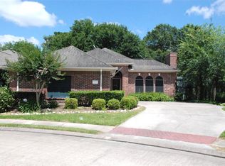 413 Forest Pines Ct, Friendswood, TX 77546