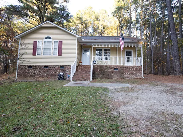 313 James Pl, Clayton, NC 27520