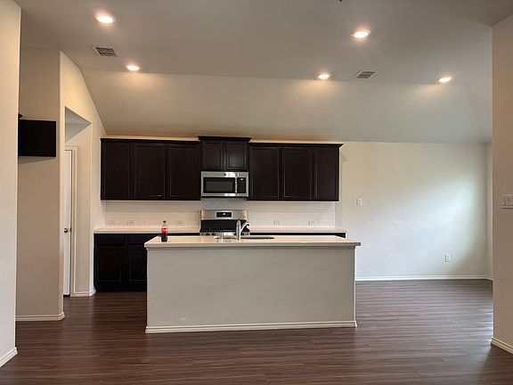 2nd image of 2065 Alamandine Ave
