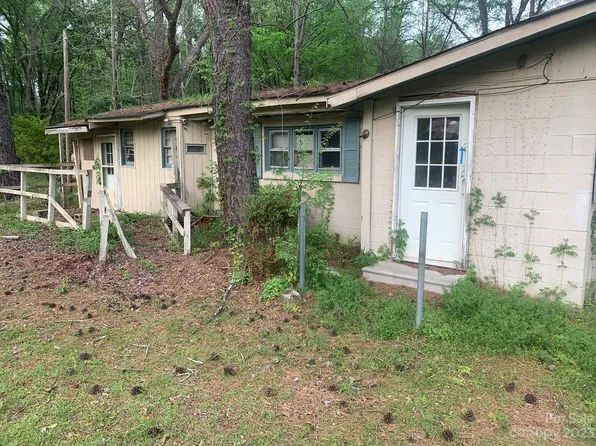 1605 Troy Dr, Fayetteville, NC 28312