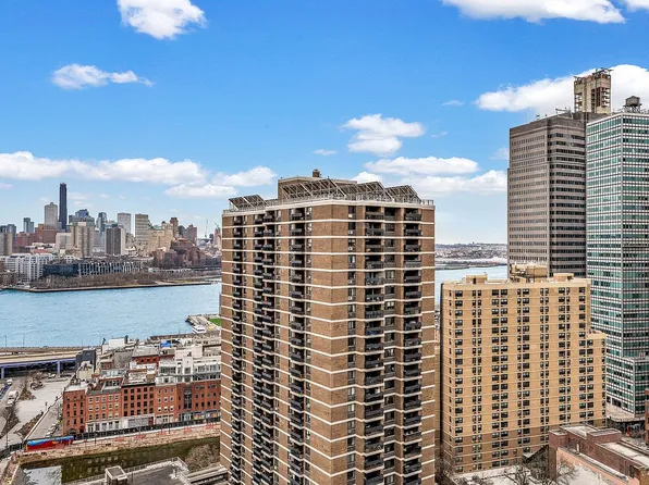 90 Gold St APT 26A, New York, NY 10038