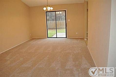 3rd image of 1526 Carlsbad Dr