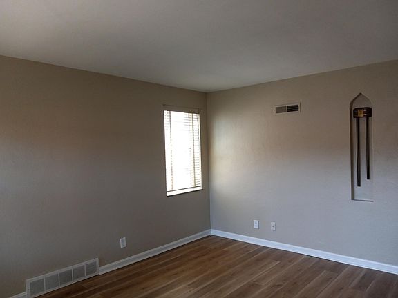 4th image of 5922 Nagel Ave Floor 1