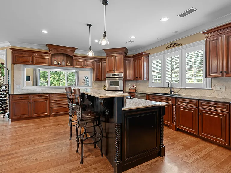 9640 Mitchell Pl — Photo 10