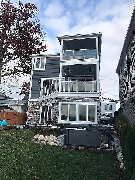220 Bellevue Ave photo 1
