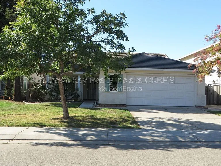 1720 Alcira Nunez St — Photo 1