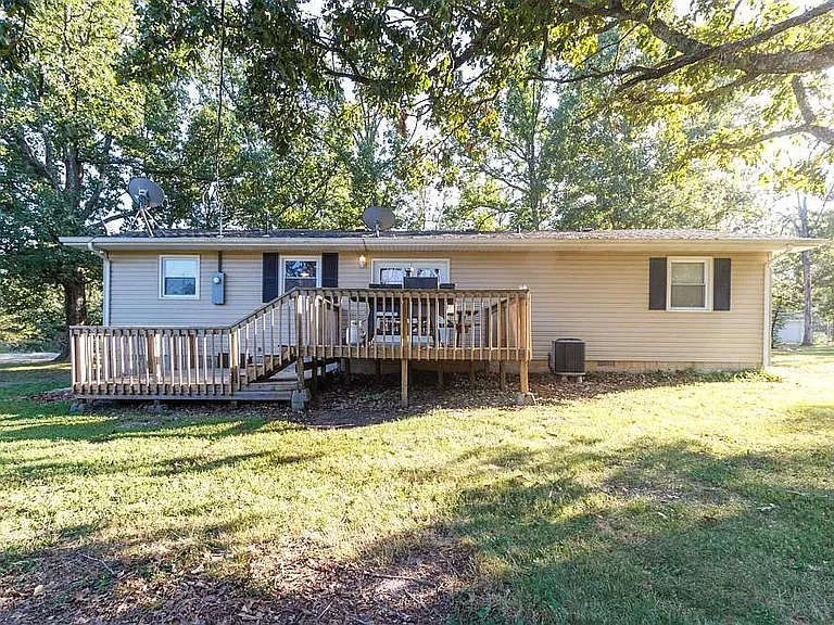 22915 Daisy Rd — Photo 3
