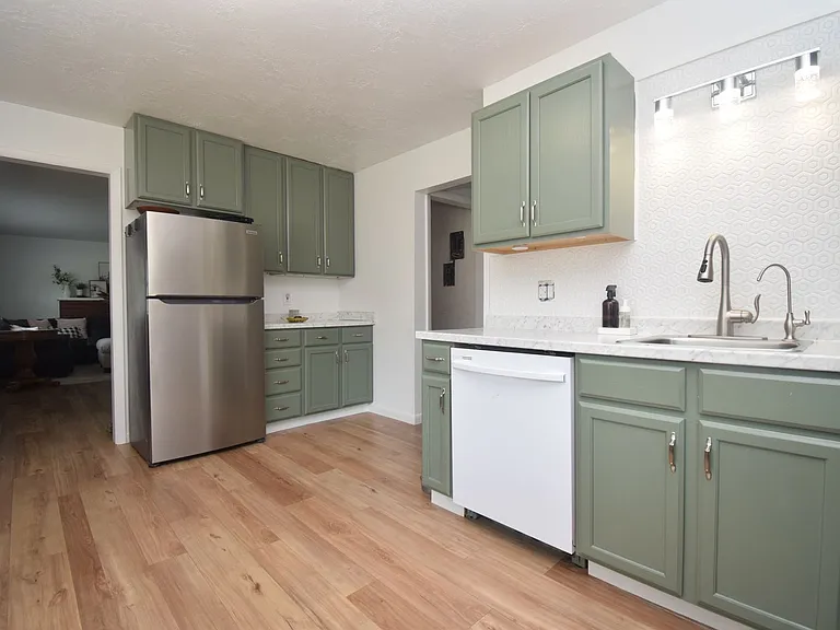 3382 Monroe Blvd — Photo 7