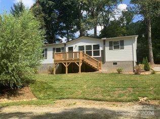 25 Thunder Bay Ln, Hendersonville, NC 28792