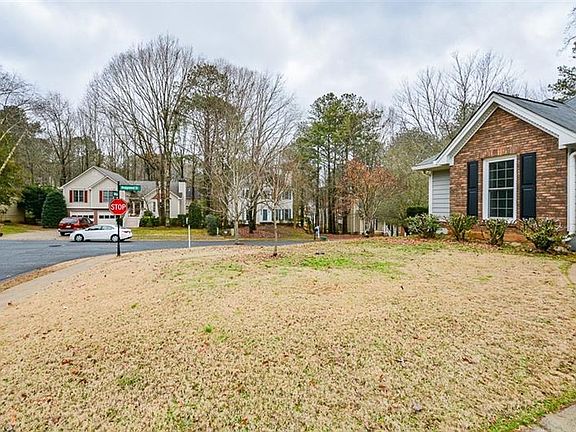 4th image of 1301 Cobblestone Ln