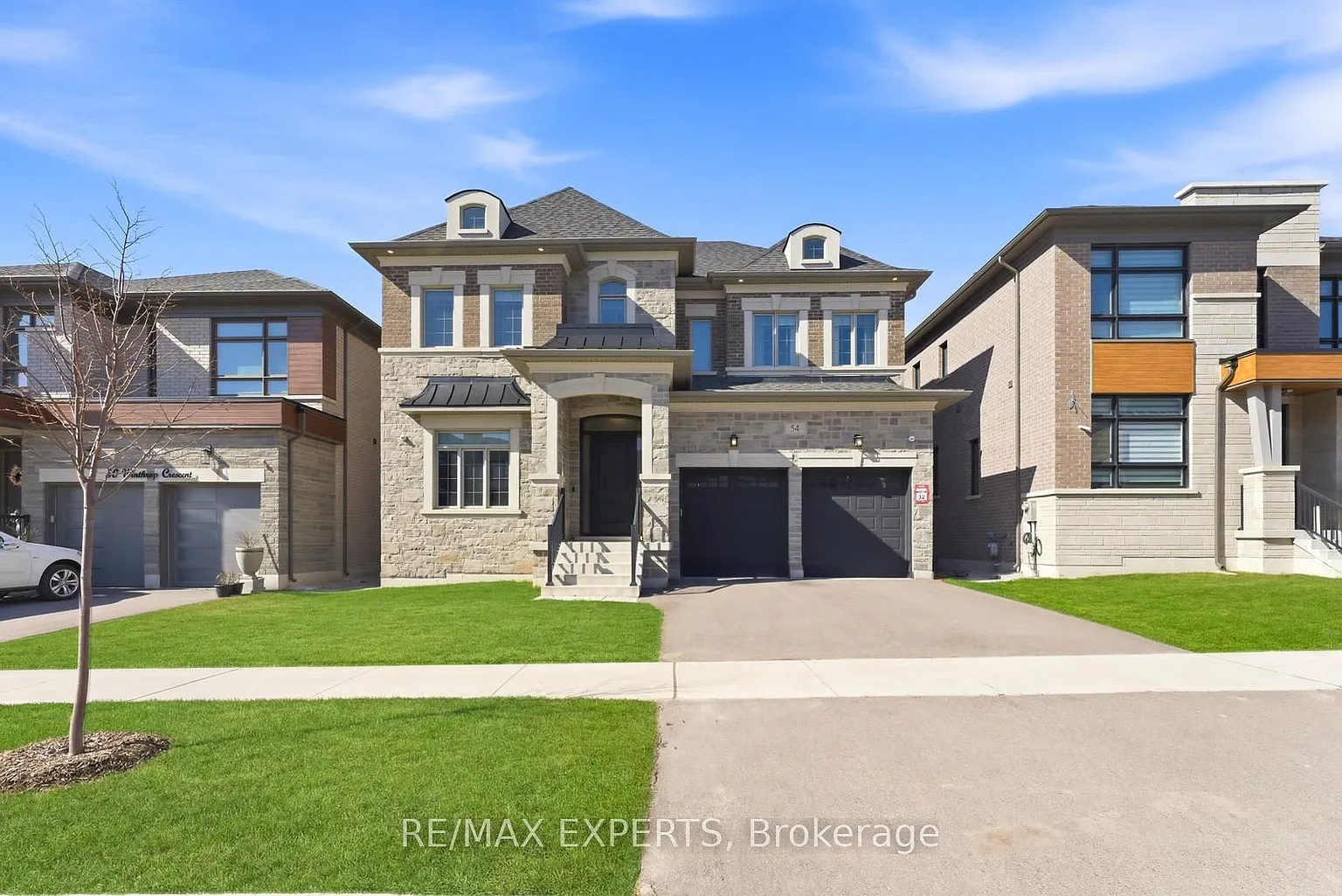 54 Winthrop Cres photo 1