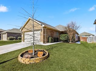 712 Rio Bravo Dr, Haslet, TX 76052