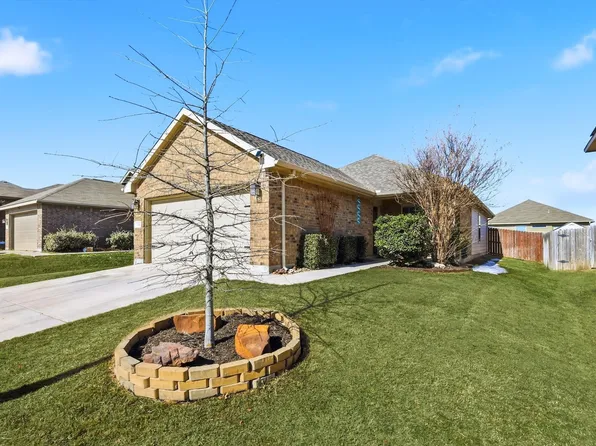 712 Rio Bravo Dr, Haslet, TX 76052