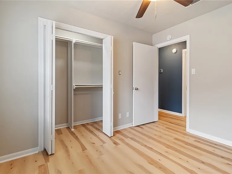 2100 Southwood Dr #22 — Photo 15