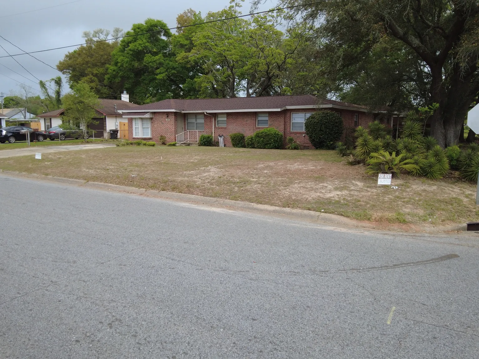 3 bed, 2.0 bath, 2252 sqft, $2,400 — Photo 4