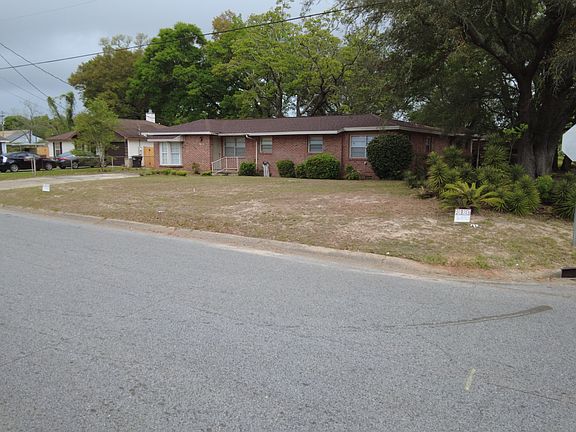 4th image of 1230 E Leonard St