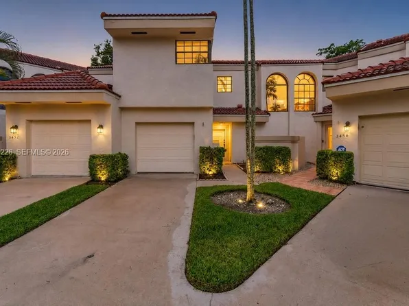 3454 Laurel Oaks Ln, Hollywood, FL 33021