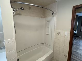 87 Beach Rd UNIT B, Clifton Park, NY 12065