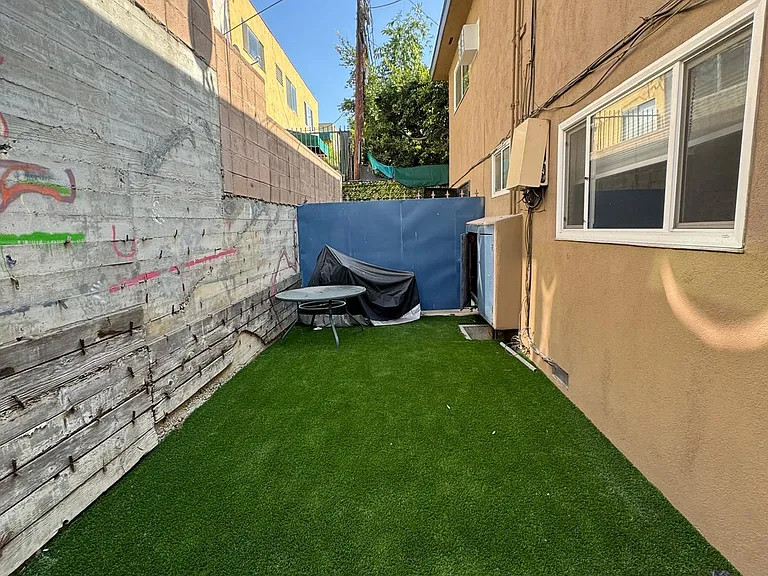 7529 Norton Ave #7 — Photo 13