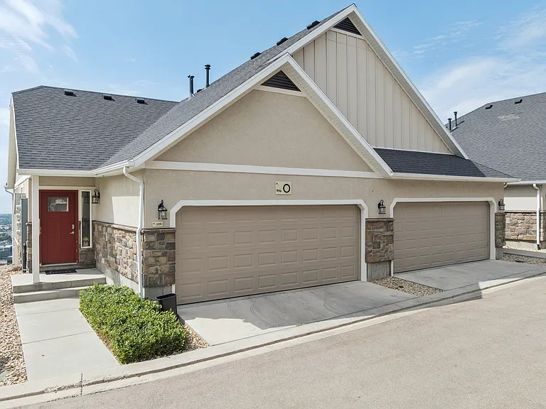 1400 N Morning Vista Rd — Photo 1