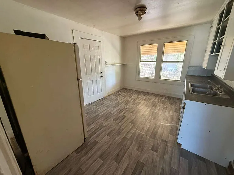 700 Warford St #7 — Photo 5