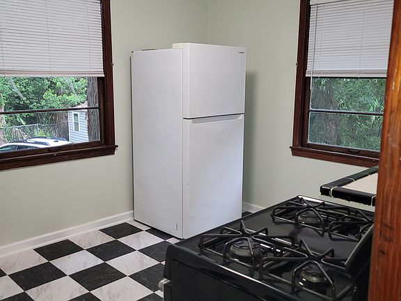 4th image of 824 NW 11th Ave Suite 2
