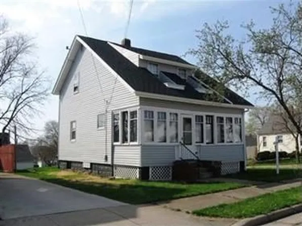 1892 17th St SW, Akron, OH 44314