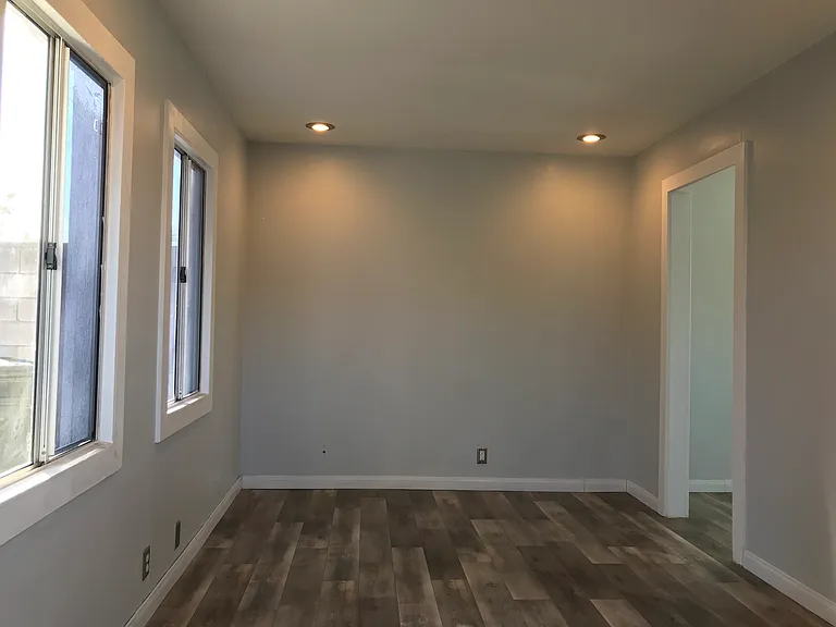 2133 N Buena Vista St — Photo 76