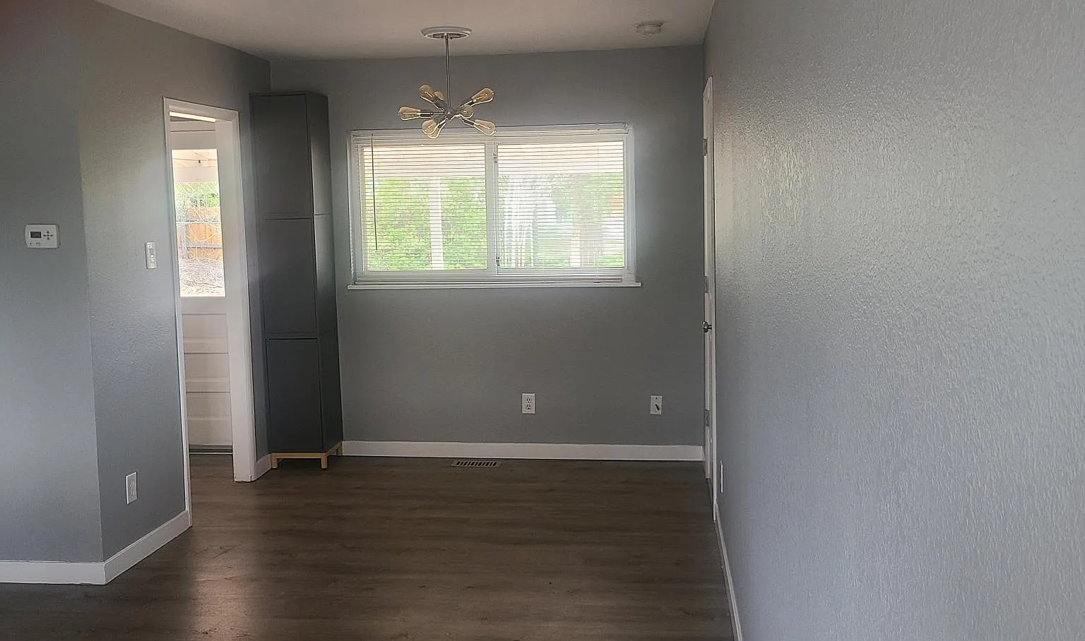 3 bed, 892 sqft, $2,600 — Photo 4