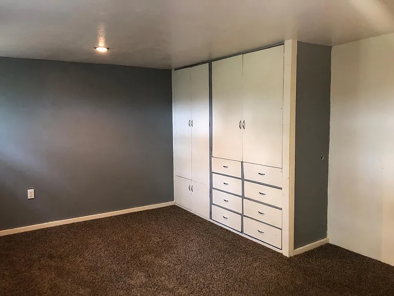 385 NW Irving St #UPPER — Photo 6