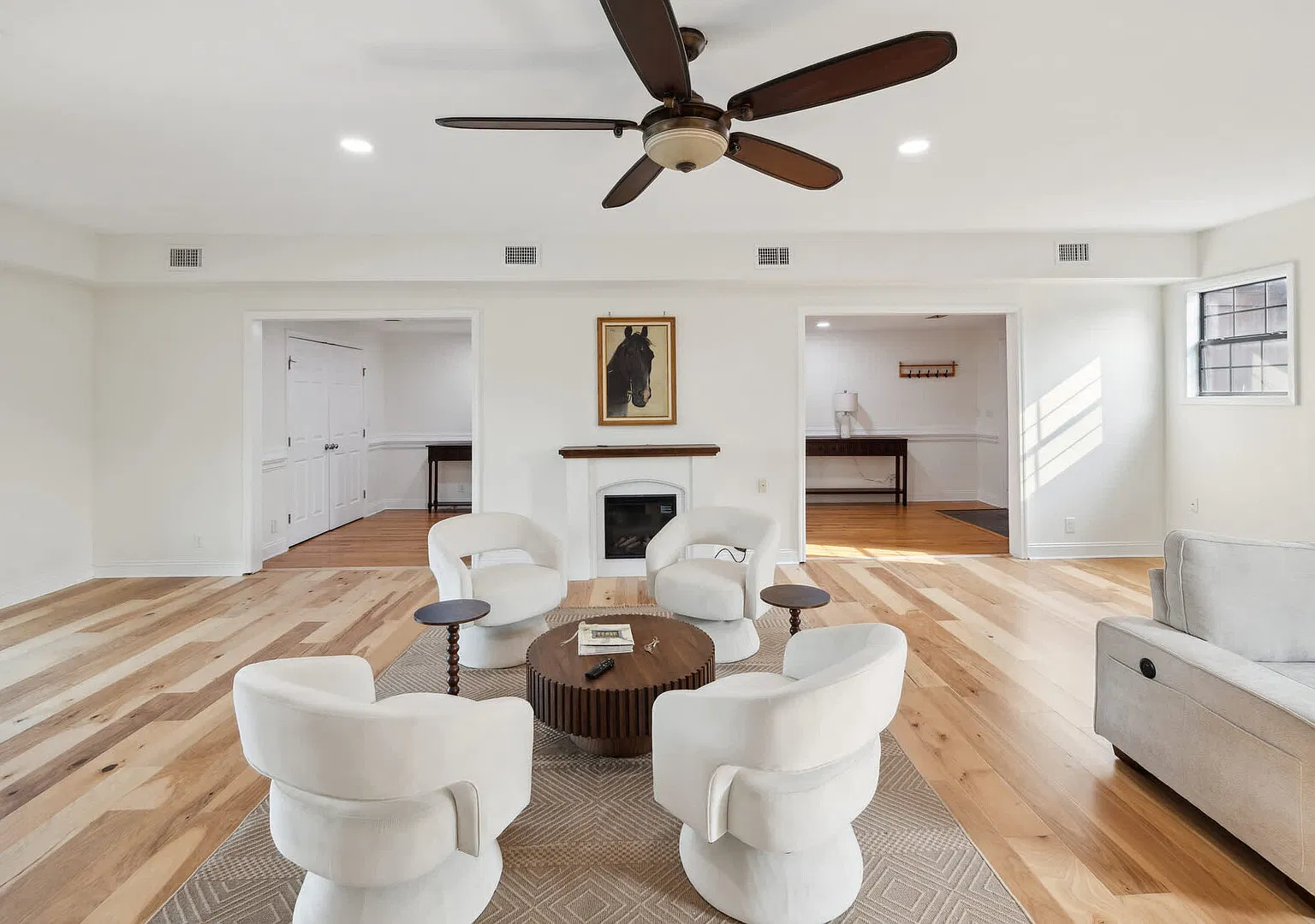 5-Acre Historic Home with Pool, Fishing Pond, Game Room & Outdoor Bar — Photo 4