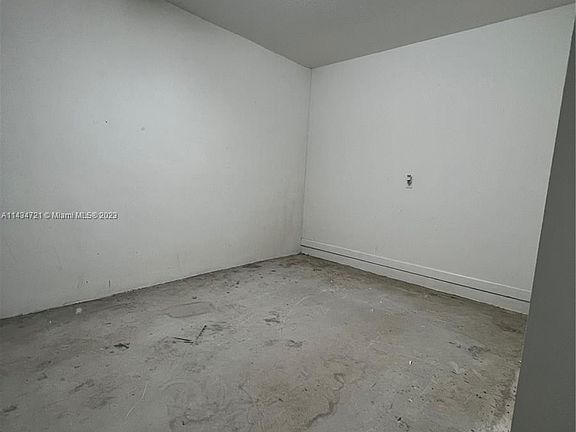 4th image of 360 NE 194th Ln