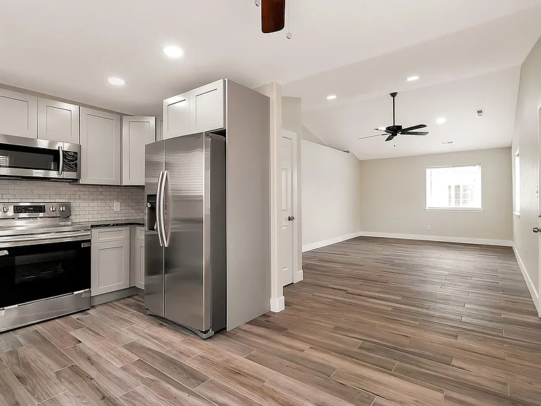 314 S Yates St — Photo 5