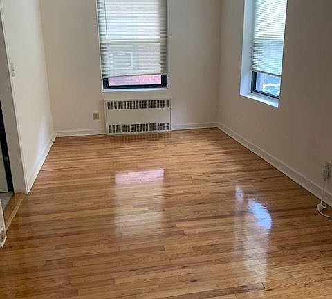 4th image of 122A Hoyt St #5L