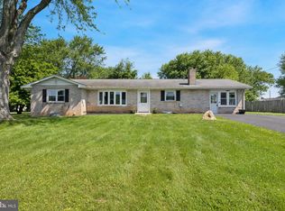 86 Hertzler Dr, Elverson, PA 19520