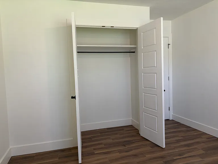 712 Harvey St — Photo 36