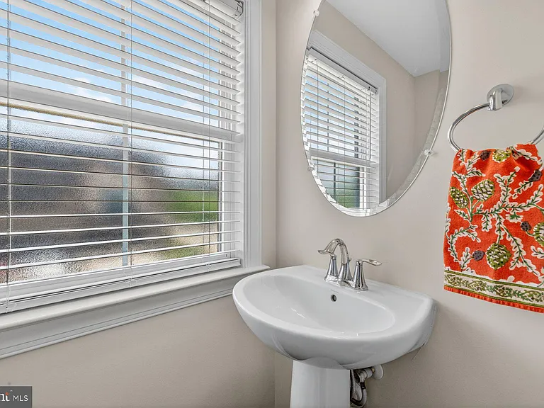 8106 Zoe Pl — Photo 13