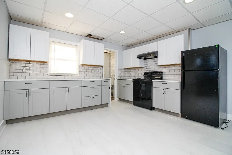 3 bed, 1.5 bath, 1800 sqft, $3,200 — Photo 4