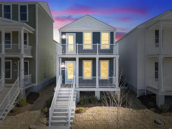 6144 New Town Dr, Saint Charles, MO 63301