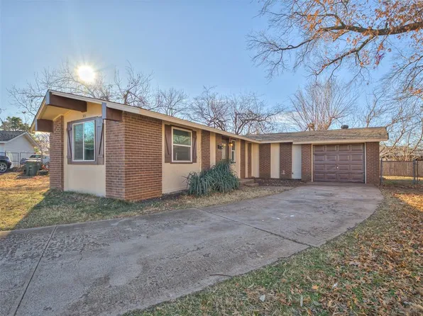 501 Erinblu Pl, Edmond, OK 73003