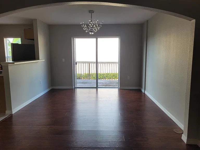 3805 Exeter Ln — Photo 2