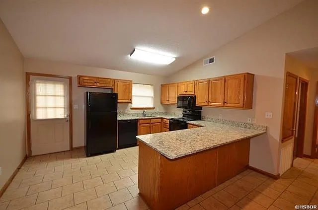 2 bed, 2.0 bath, 1080 sqft, $1,300 — Photo 2