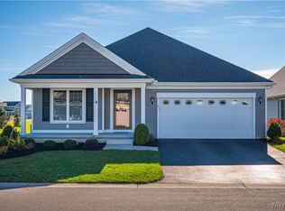 2 Saybrook Dr, Lancaster, NY 14086