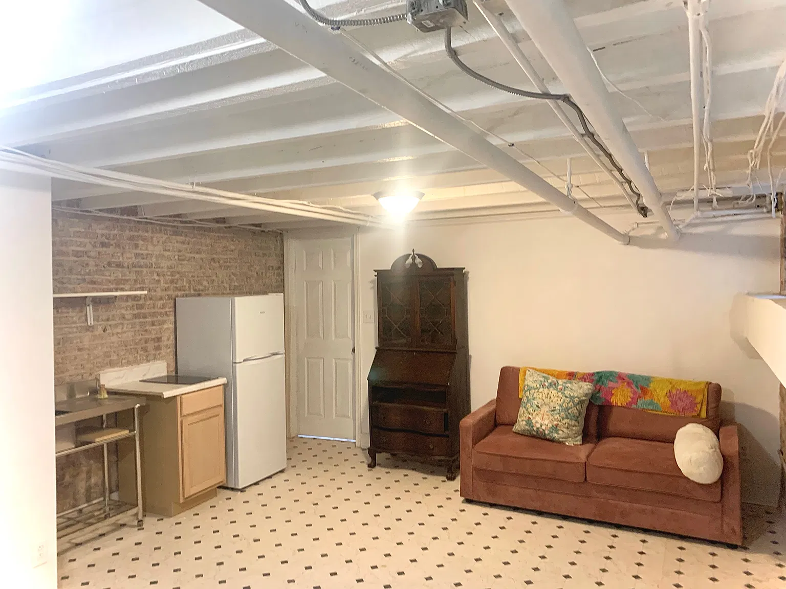 515 N Linwood Ave — Photo 4