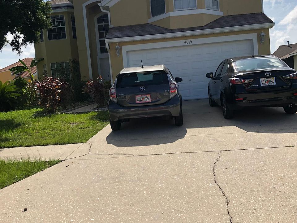 Beautiful and spacious home close to the airport and Florida mall